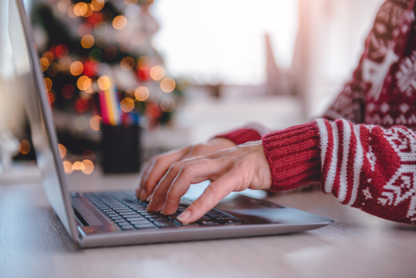10 festive internal comms tips for the holiday season